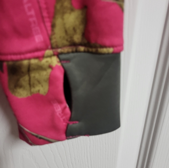 Realtree - Arctic Shield Pink Camo Half Zip Pullover w/Thumb Holes - Size L - Picture 6 of 8